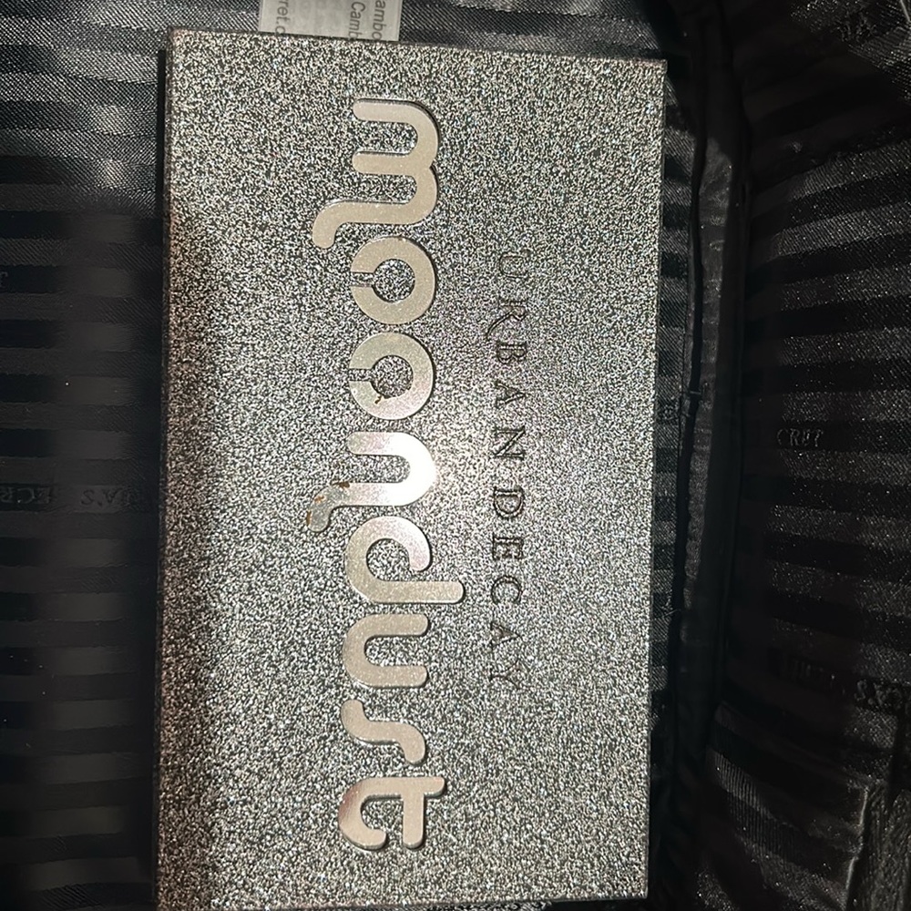 Urban decay moondust palette.
